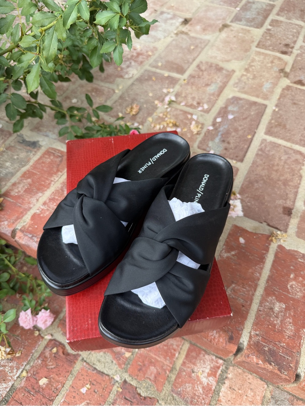 Donald J. Pliner Black Knotted Slide Mules